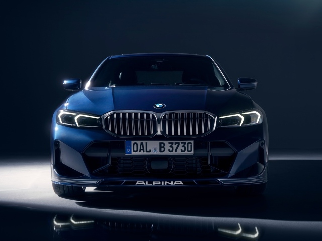 Синий автомобиль Alpina B3 Limousine