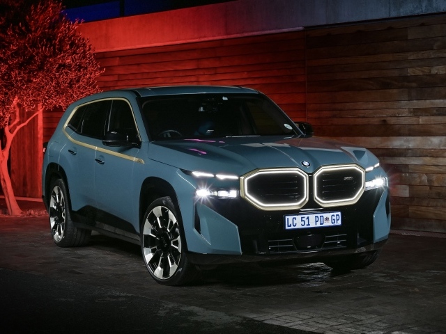 Внедорожник BMW XM 2023 года