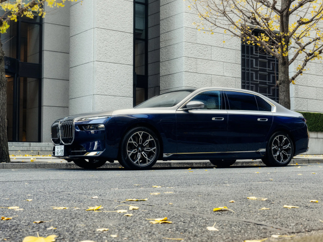 Престижный автомобиль BMW I7 XDrive60 Excellence