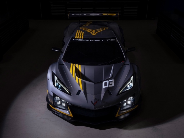 Спортивный автомобиль Chevrolet Corvette Z06 GT3 R вид спереди