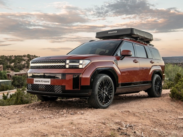Автомобиль Hyundai Santa Fe Hybrid 2023 года
