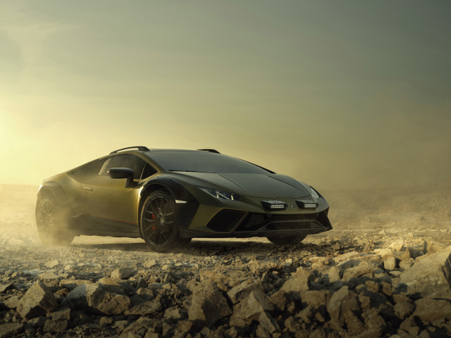 Автомобиль Lamborghini Huracan Sterrato 2023 года