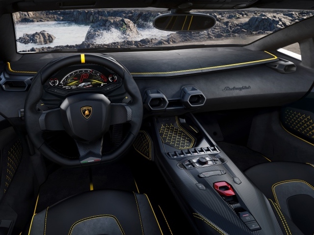 Черный кожаный салон автомобиля Lamborghini Autentica 2024