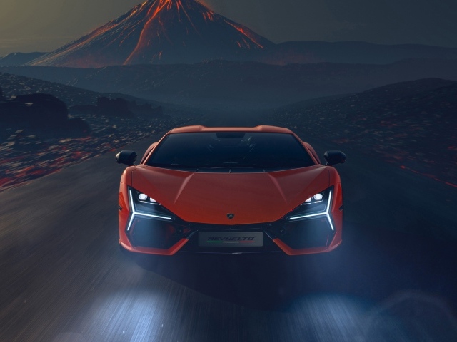 Спортивный Lamborghini Revuelto на фоне вулкана