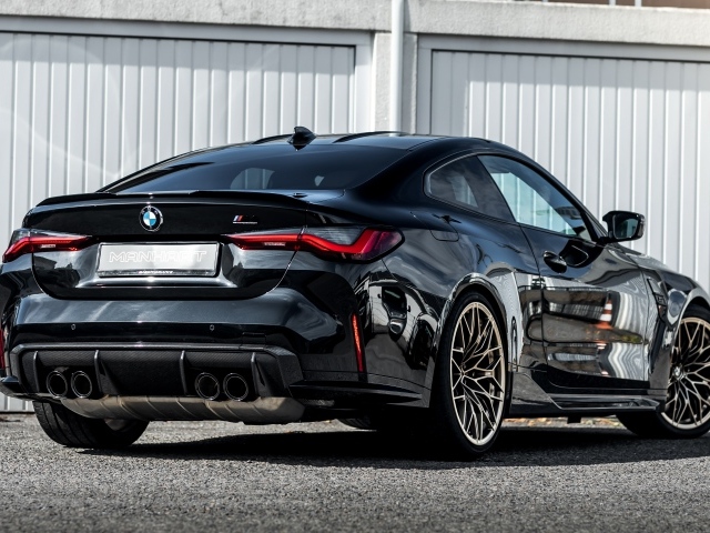 Черный автомобиль Manhart MH4 600 вид сзади