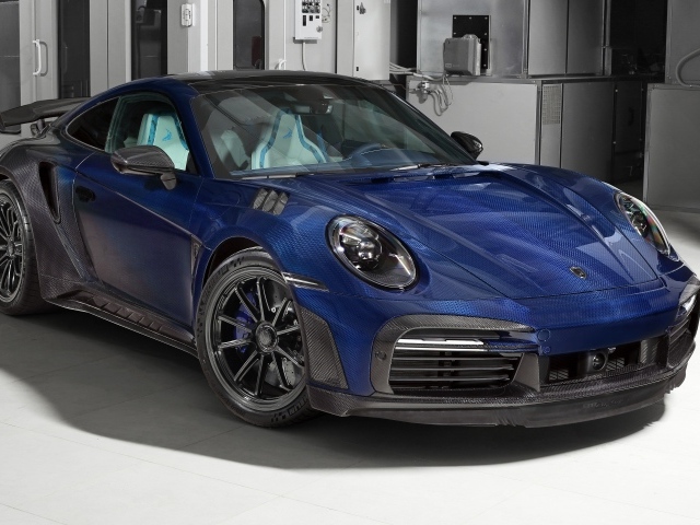 Синий автомобиль Porsche 911 Turbo S Stinger GTR