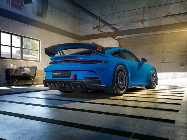 Автомобиль Porsche 911 GT3 вид сзади