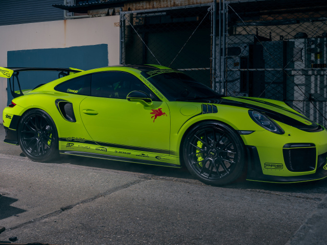 Гоночный автомобиль Porsche 911 GT2 RS