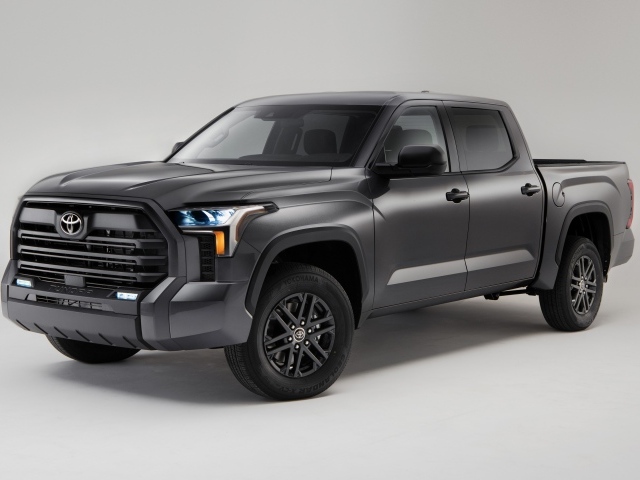 Пикап Toyota Tundra SR5 SX 2023 года