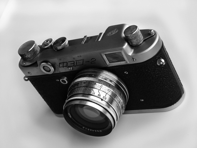 Старый фотоаппарат ФЭД 2