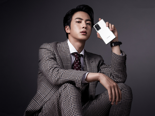 Участник группы BTS Jin