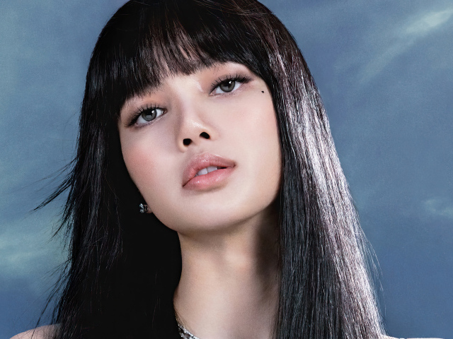 Молодая певица Лалиса Манобан