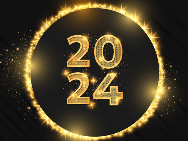 Красивый огненный шар на черном фоне на новый год 2024