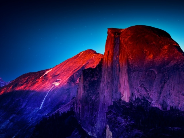 Гранитная скала Хаф-Доум на фоне заката, Калифорния