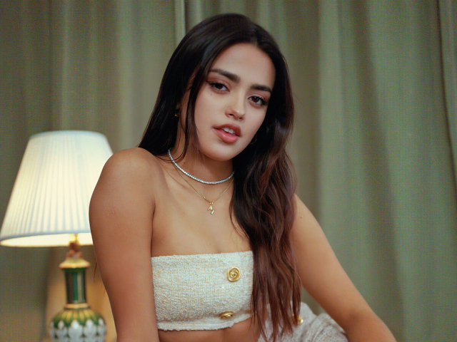 Молодая американская актриса Майя Рефико