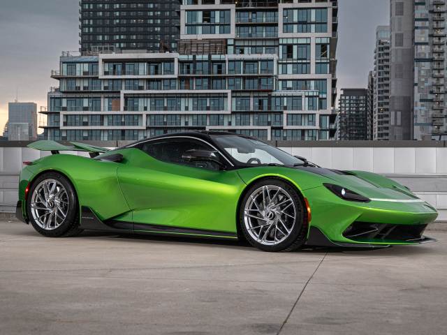 Зеленый автомобиль Pininfarina Battista Furiosa Package