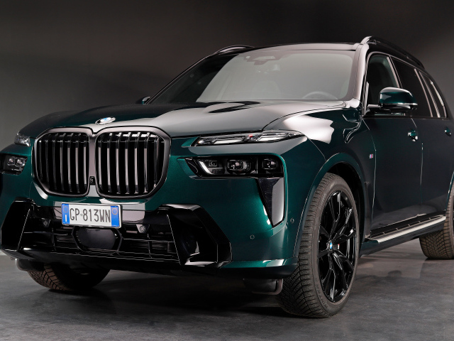 Автомобиль BMW X7 XDrive40d M Sport Poldo Dog Couture 2024 года