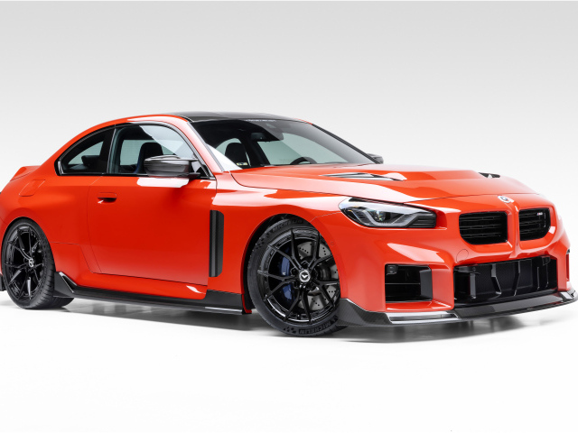 Автомобиль Vorsteiner BMW M2 With VRS Carbon Aero Kit 2024 года на белом фоне