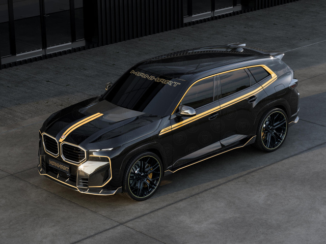 Черный автомобиль BMW XM Thor Regular Carbon Package 2024 года