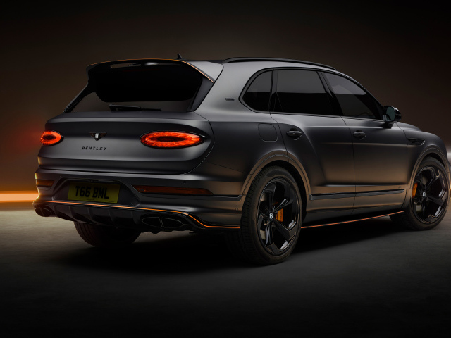 Автомобиль Bentley Bentayga S Black Edition 2024 года вид сзади