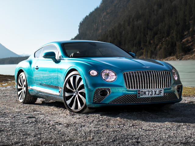 Синий автомобиль Bentley Continental GT Mulliner