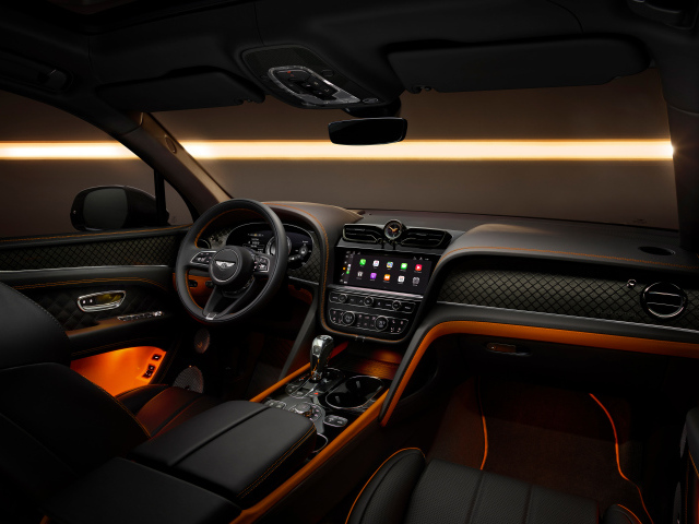 Салон автомобиля Bentley Bentayga S Black Edition 2024 года