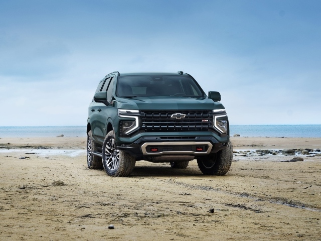 Большой внедорожник Chevrolet Tahoe Z71 2025 года