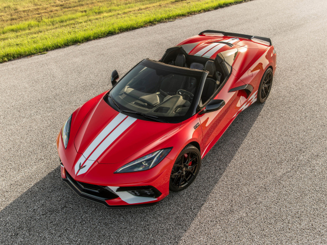 Быстрый спортивный автомобиль Chevrolet Corvette Stingray H700 Convertible 2024  года