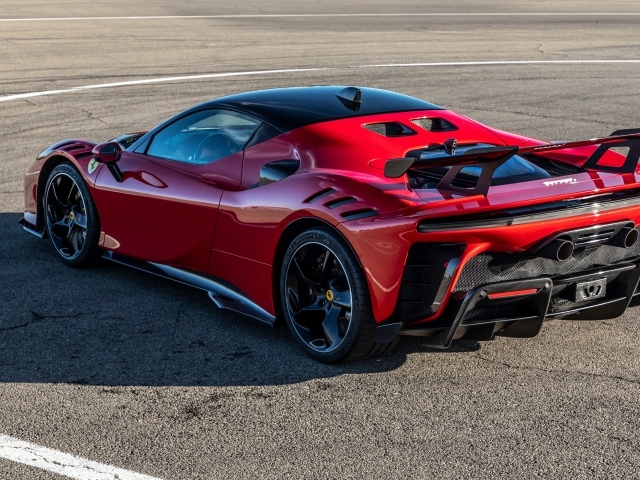 Вид сзади на автомобиль Ferrari SF90 XX Stradale 2023 года