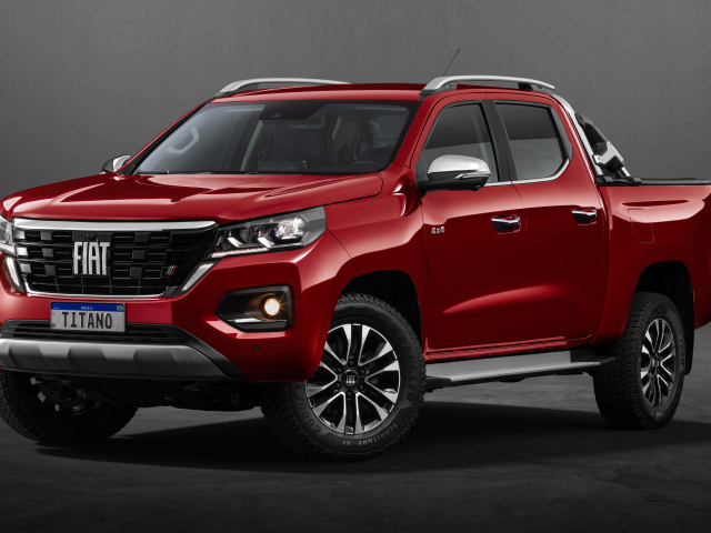 Красный Fiat Titano Ranch Cabine Dupla 4x4  2025 года на сером фоне