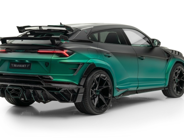 Вид сзади на автомобиль Lamborghini Urus Mansory Venatus S