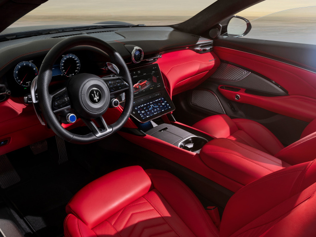 Салон автомобиля Maserati GranCabrio Trofeo 2024 года