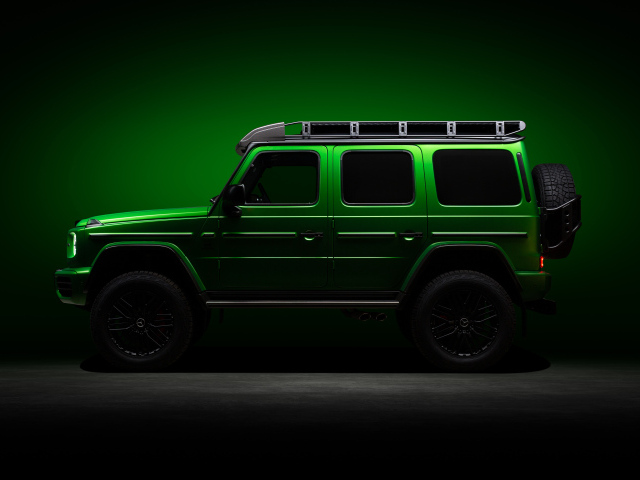 Зеленый джип Mercedes-AMG G 63 4x4