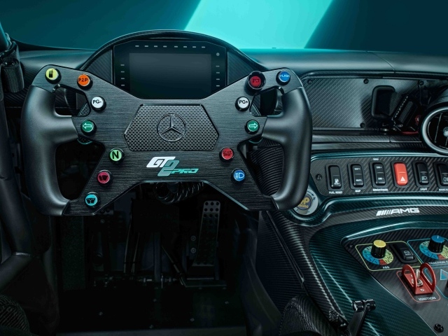 Салон автомобиля Mercedes-AMG GT2 PRO