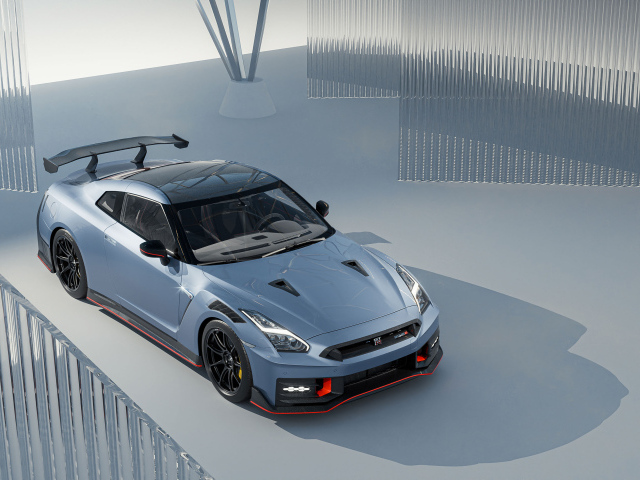 Вид сверху на автомобиль Nissan GT-R Nismo