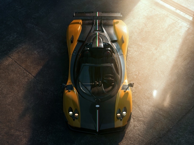 Вид сверху на автомобиль Pagani Zonda Cinque
