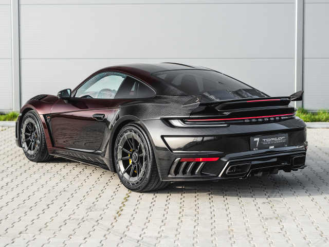 Вид сзади на автомобиль TopCar Porsche 911 Turbo S Stinger GTR Stealth Edition