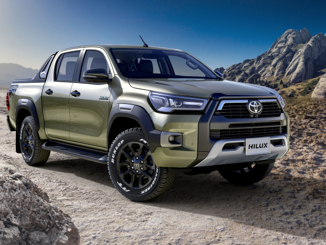 Большой пикап Toyota Hilux Z Revo Rocco