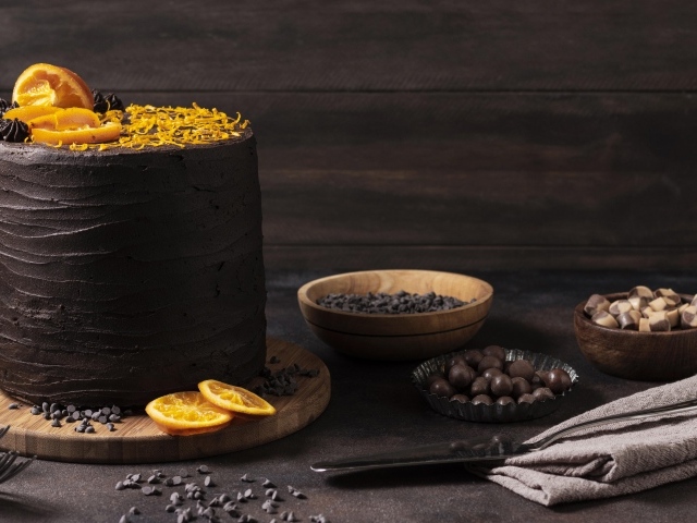 Шоколадный торт с апельсиновой стружкой