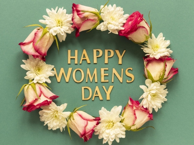 Венок из цветов на международный женский день