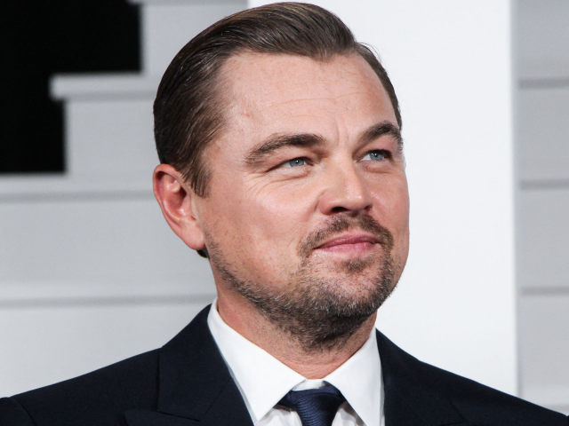 Стильный мужчина актер Леонардо Ди Каприо