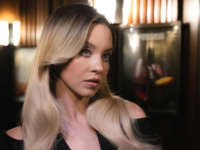 Голубоглазая блондинка актриса Сидни Суини