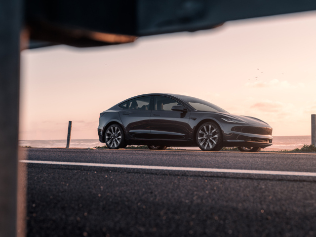 Новый автомобиль Tesla Model 3 2024  года