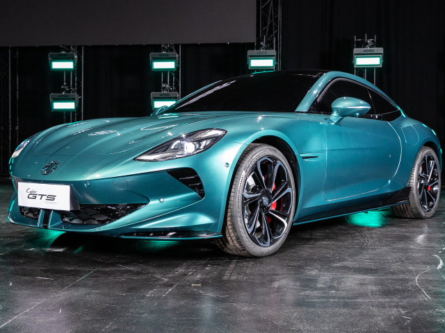 Вид спереди на автомобиль MG Cyber GTS Concept 2024 года