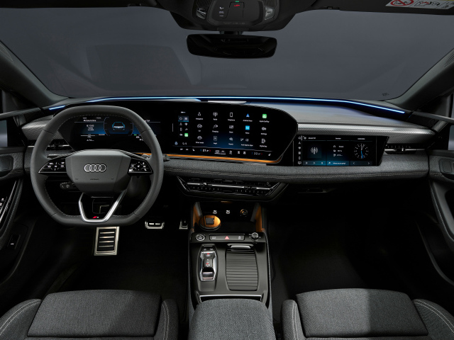 Черный салон автомобиля Audi A6 Sportback e-tron performance 2024 года