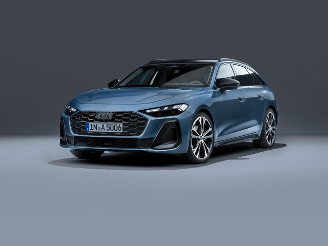 Вид сбоку на автомобиль Audi A5 Avant TFSI quattro S line 2024 года на сером фоне