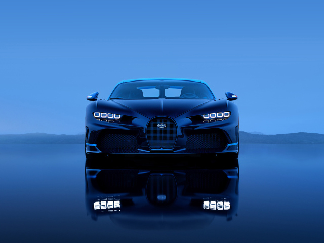 Автомобиль Bugatti Unveils Chiron LUltime вид спереди