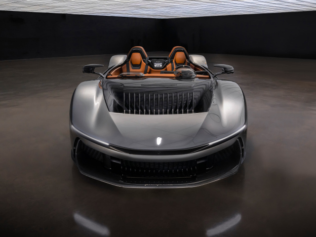 Автомобиль Pininfarina B95 Gotham вид спереди