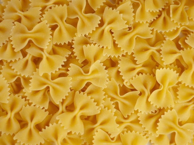 Макароны бантики крупным планом