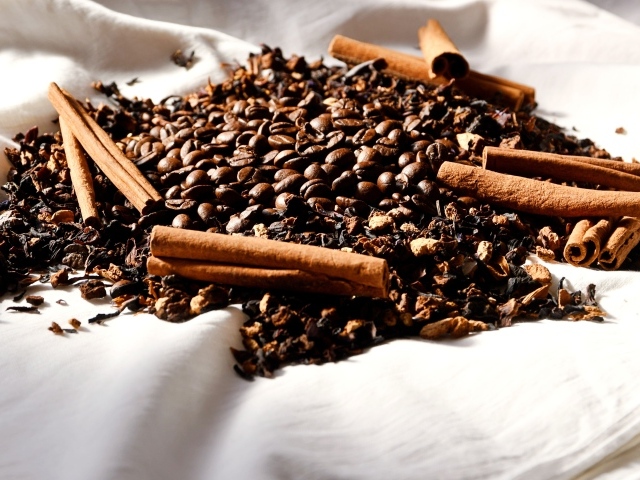 Жареные кофейные зерна с корицей